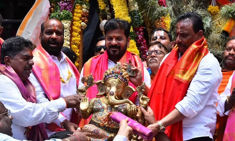 Revanth Reddy performs puja at Khairtabad Ganesh