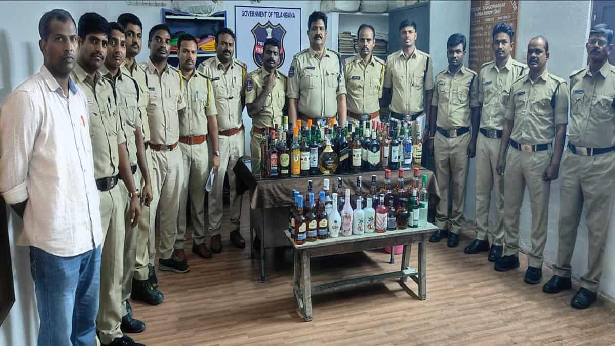 Rs 4.5 lakh worth of smuggled liquor seized