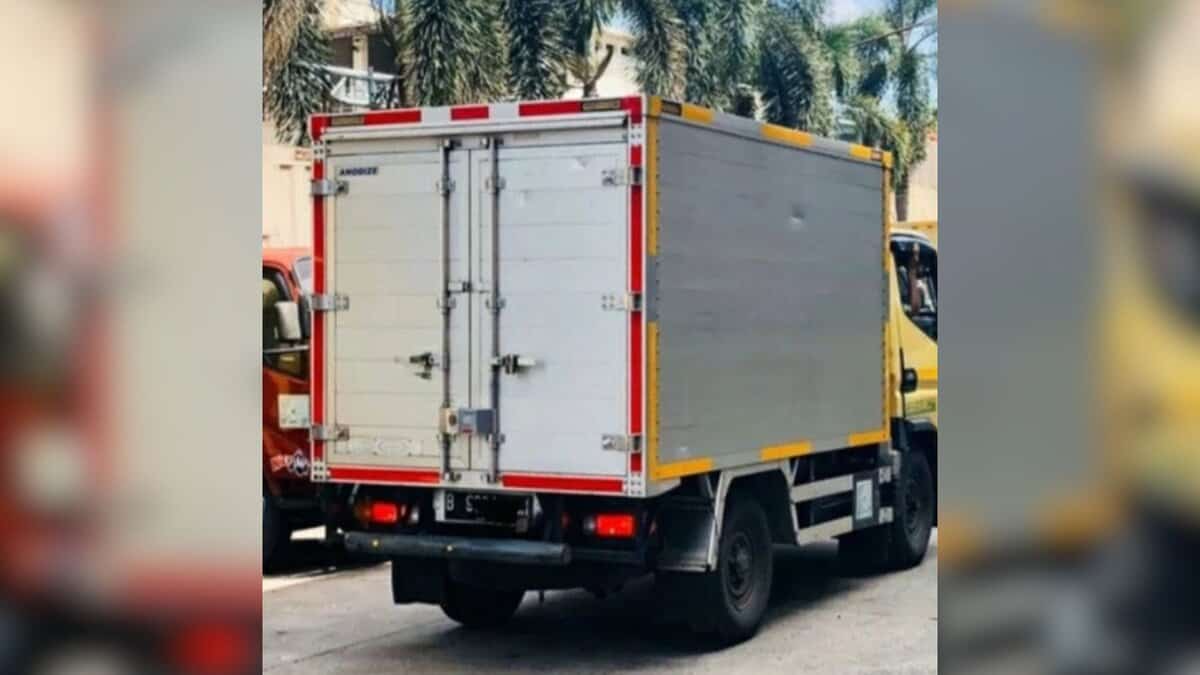 Telangana government mandates reflective tapes on vehicles