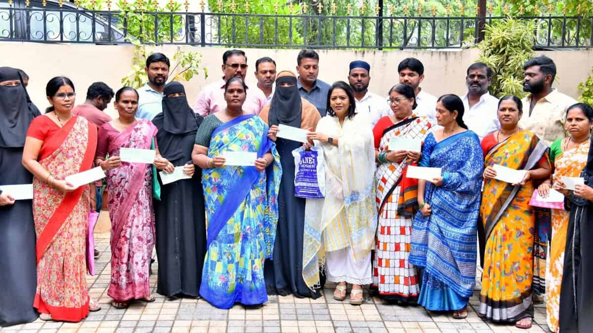 GHMC mayor distributes cheques under Kalyan Lakshmi scheme