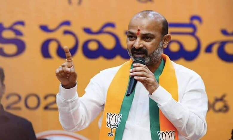 Union minister of state for home affairs Bandi Sanjay warns Telangana politicians having links with the Maoists.