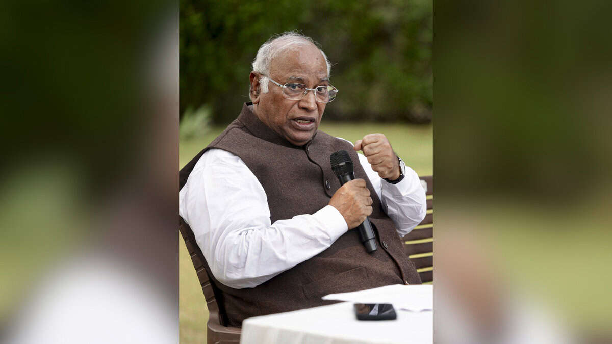 Congress president Mallikarjun Kharge said RSS should be banned on Patel's birth anniversary