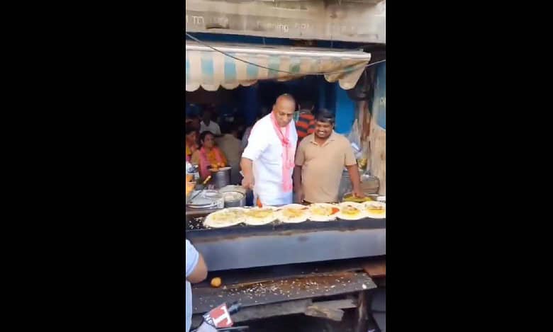 BRS MLA Malla Reddy makes dosa in Jubilee Hills