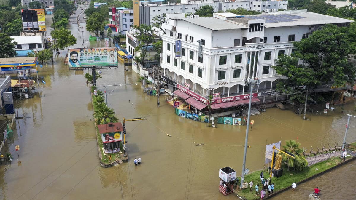 Cyclone Montha in Hanamkonda