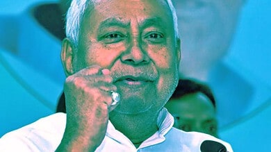 Nitish Kumar addressing a gathering