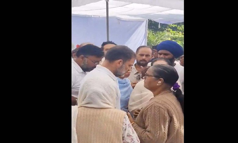 Rahul Gandhi meets family of deceased IPS officer