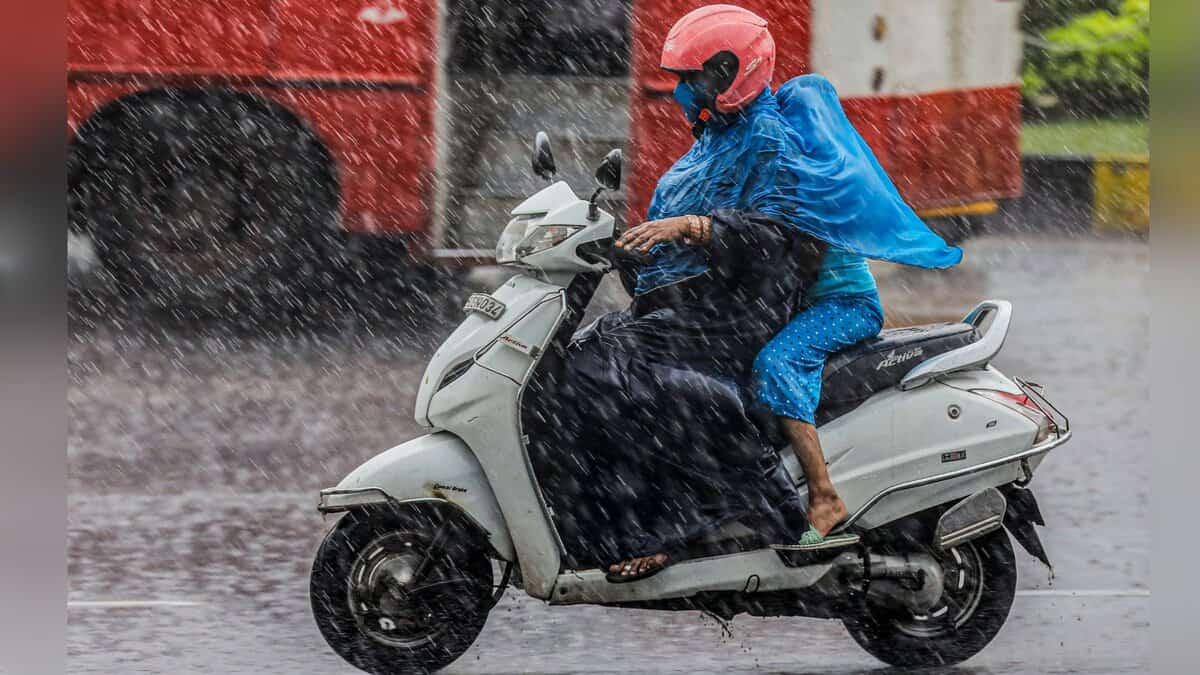 Cyclone ‘Montha’ damaged 230 km of roads in Telangana: R&B min