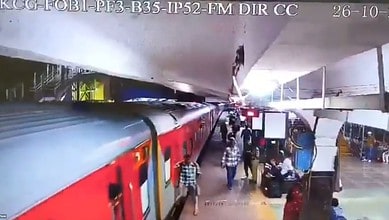Screen grab of a passenger falling off a train in Hyderabad