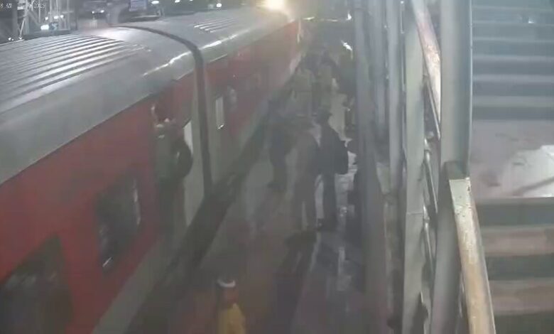 Video: RPF constable saves passenger at Secunderabad railway station