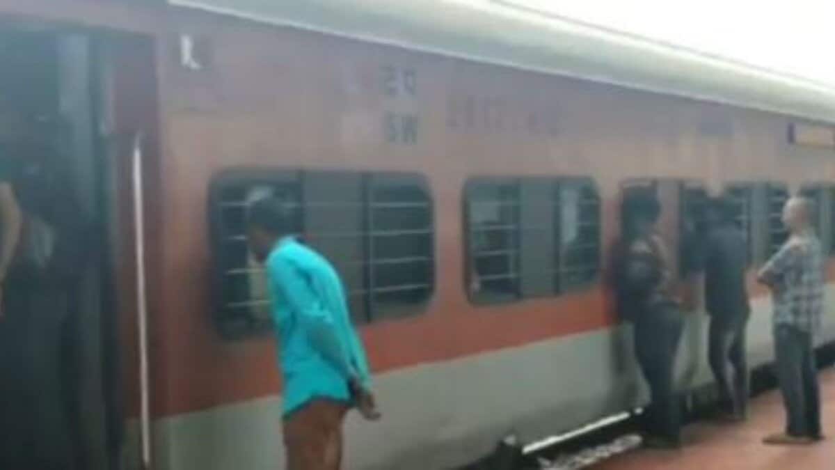 Passengers stranded at Miryalguda railway station after technical fault in Engine
