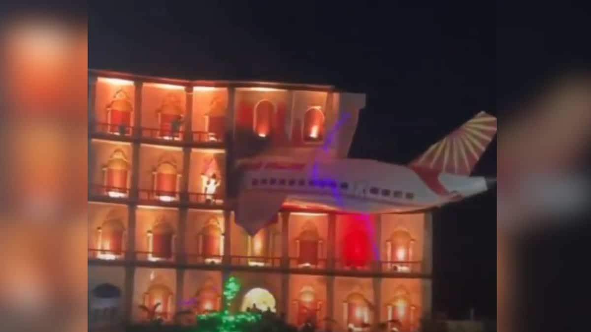 A Durga pooja pandal recreated the tragic Ahmedabad plane crash, drawing strong criticism from civil society