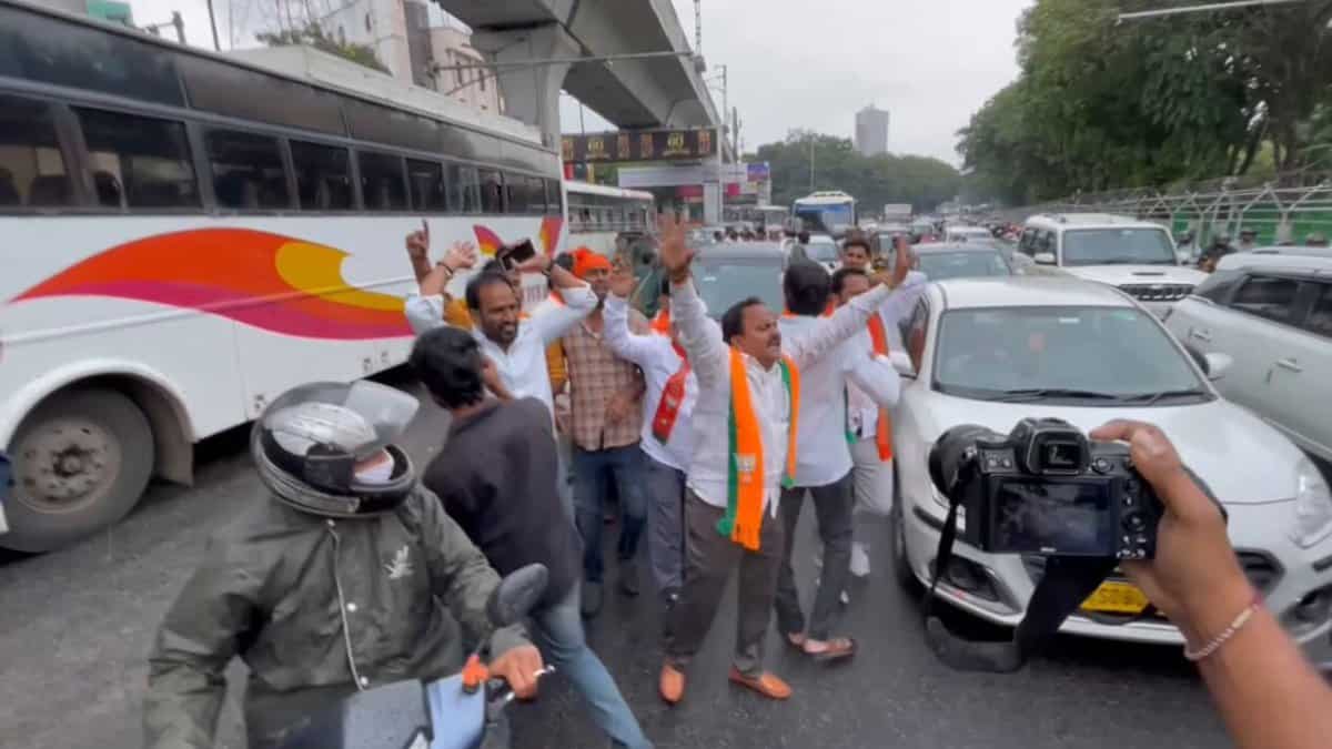 BJP leaders detained in Hyderabad