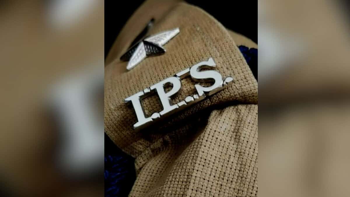IPS officers