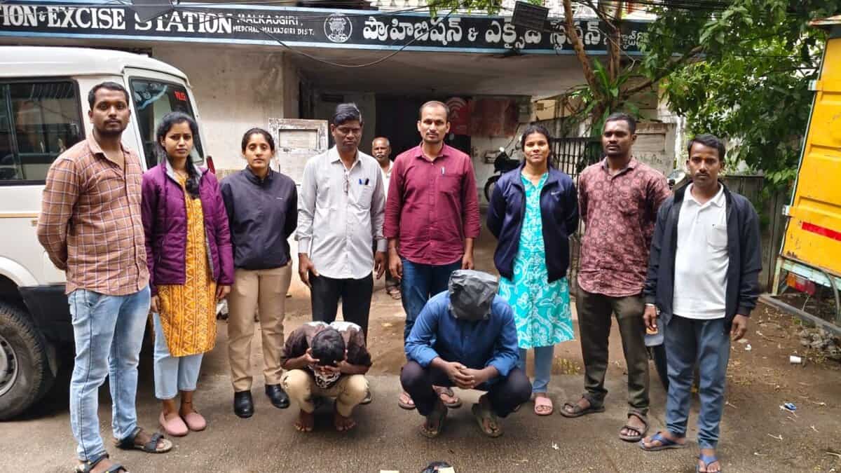 Two held for possessing 521 grams of Ganja