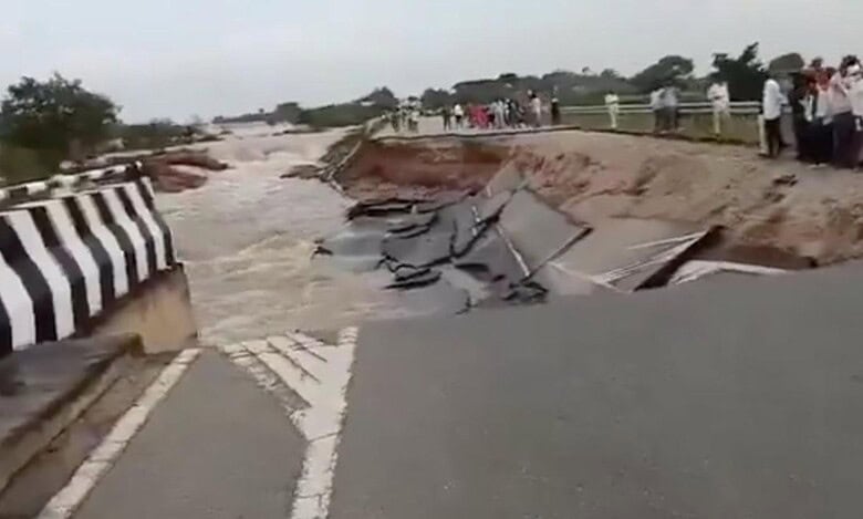 Hyderabad-Srisailam Highway collapses amid heavy rain