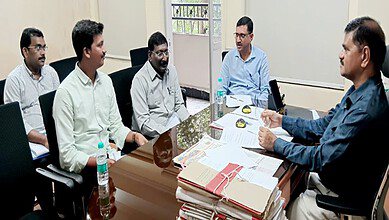 Excise officials from AP meet Telangana's deputy excise commissioner Syed Yasi Qureshi