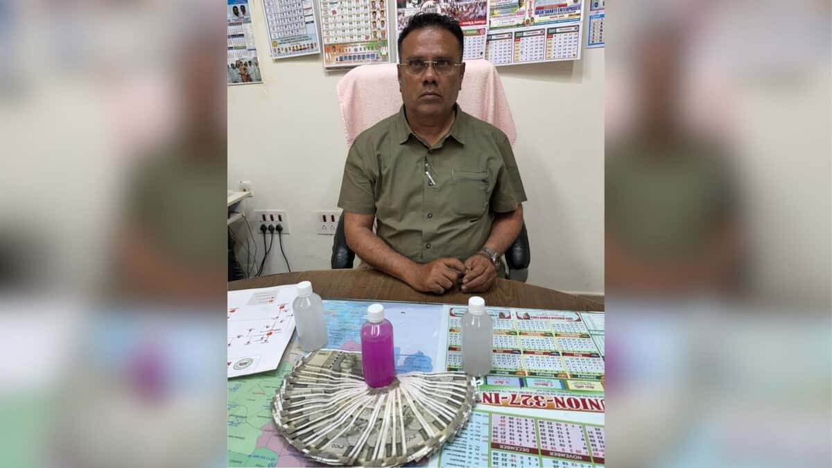 TGSPDCL engineer caught by ACB taking Rs 21,000 bribe