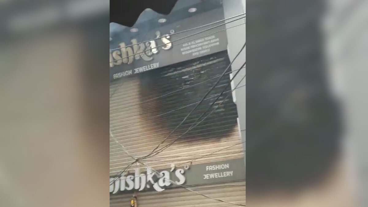 Fire at Kanishka Fashion Jewellery store in Begum Bazaar