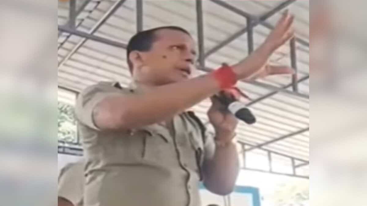 Bengal cop addressing a gathering, says women drinking alcohol is harmful to society