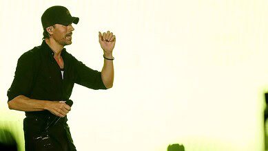 Mobile phones worth Rs 24L stolen at Enrique Iglesias concert
