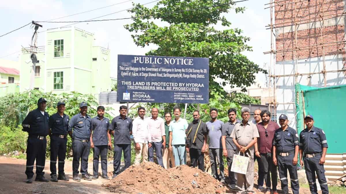 HYDRAA carries out anti-encroachment drive in Manikonda