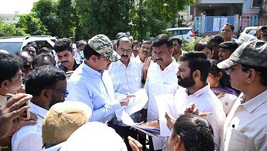 HYDRAA commissioner AV Ranganath inspects FTL limits of Suddakunta Cheruvu in Boduppal.