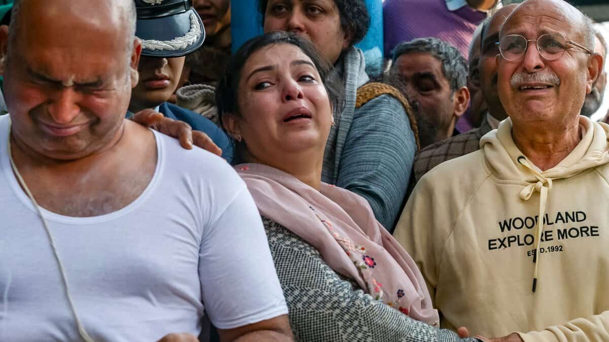 IAF Akhtar was killed, their daughter mourns as his mortal remains are being brought to his ancestral home for last rites, HP