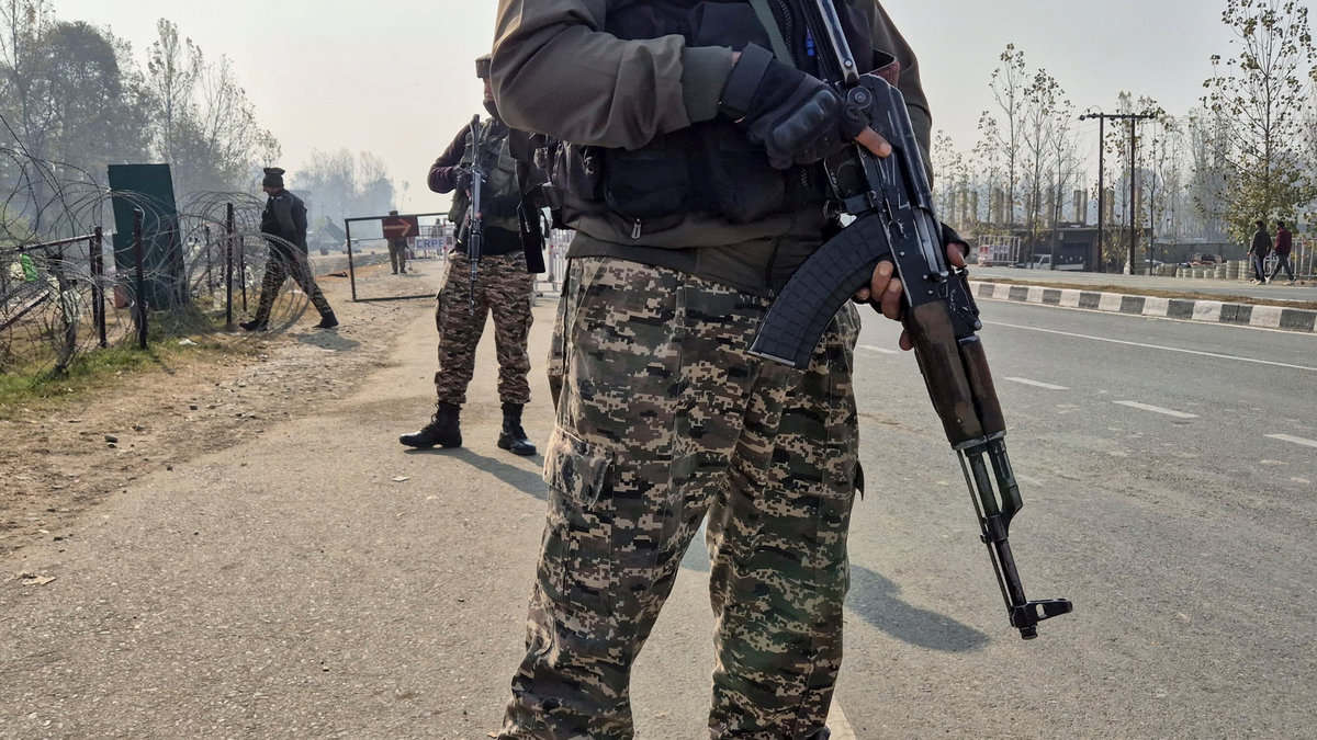 J-K cops move Interpol for Red Corner Notice against Kashmir doctor