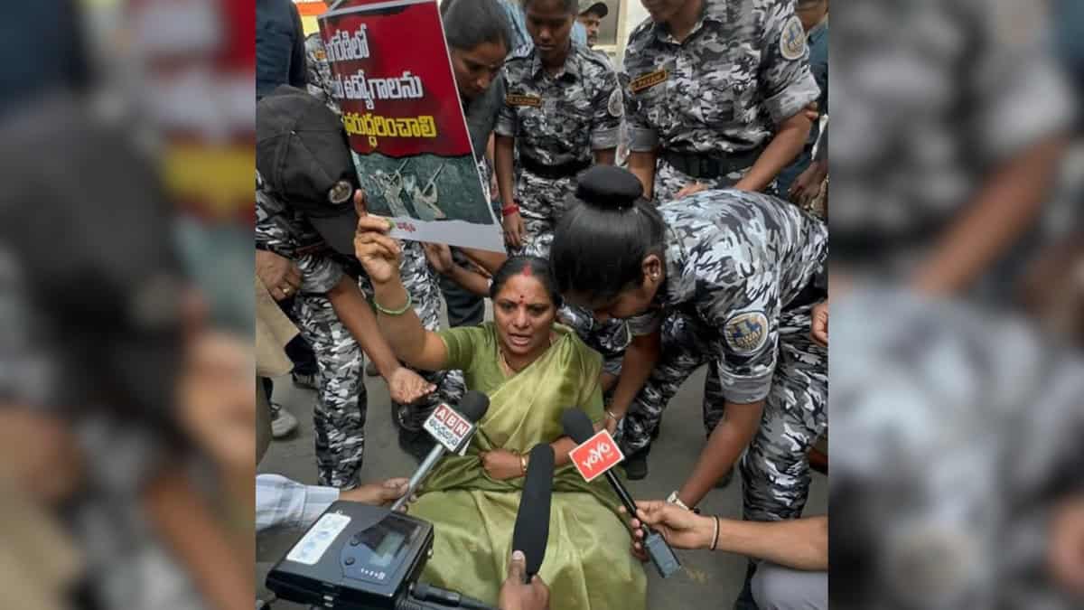 Kavitha detained while protesting outside Singareni bhavan