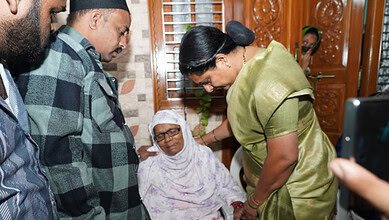 Kavitha met with the family members of those who died in the Madina Bus Accident