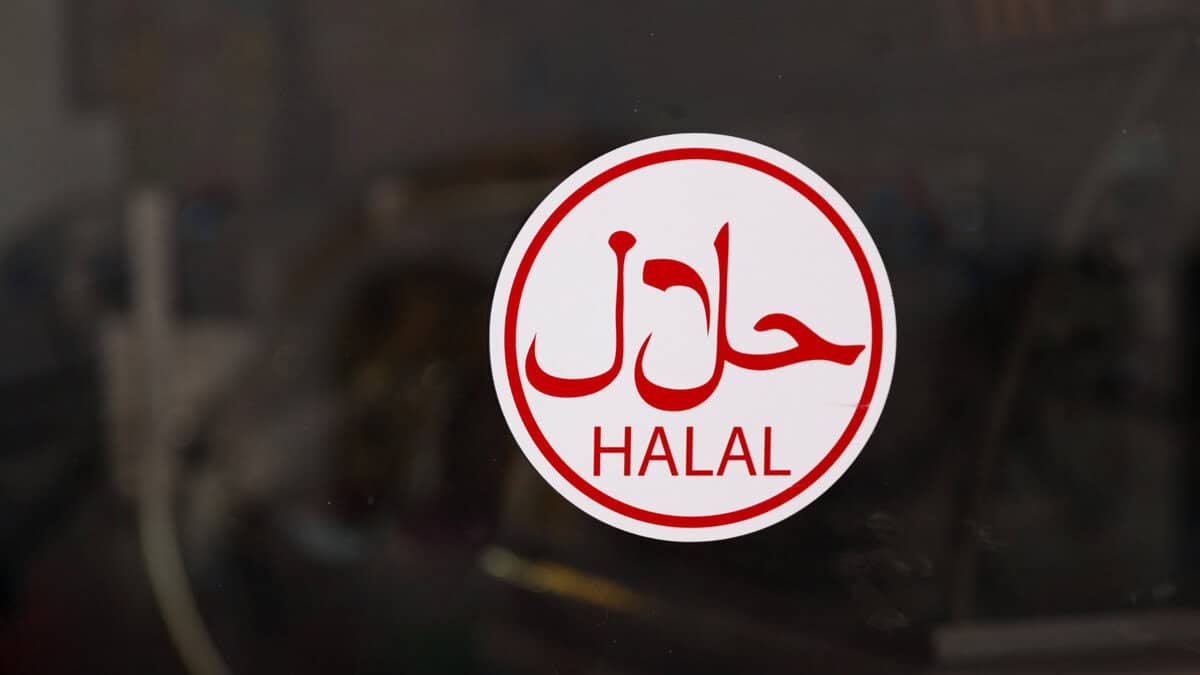 NHRC flags Indian railways for serving only halal food