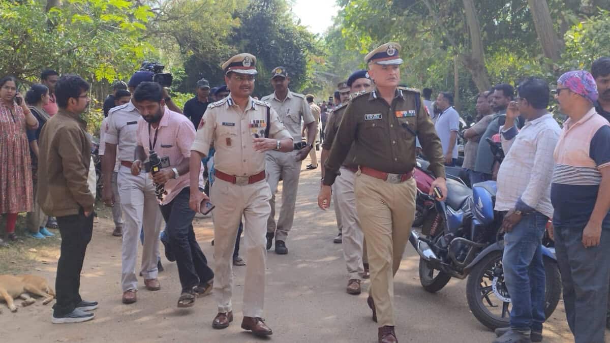 Police inspect the bomb site in Bhubaneshwar