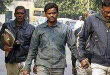 Police take Surinder Koli, accused in the abduction, rape and murder of minor in Nithari serial killings