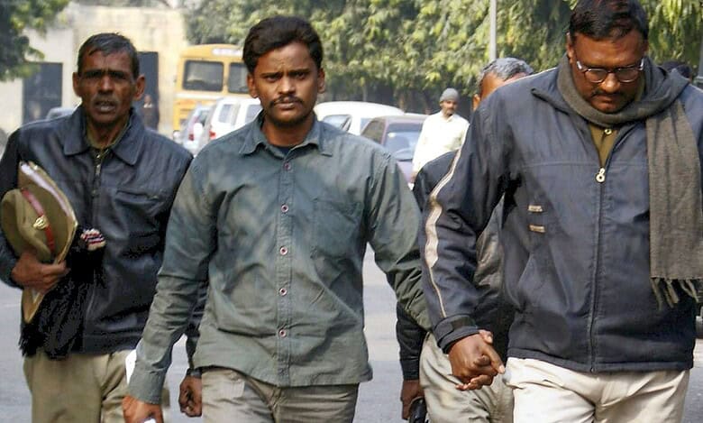 Police take Surinder Koli, accused in the abduction, rape and murder of minor in Nithari serial killings