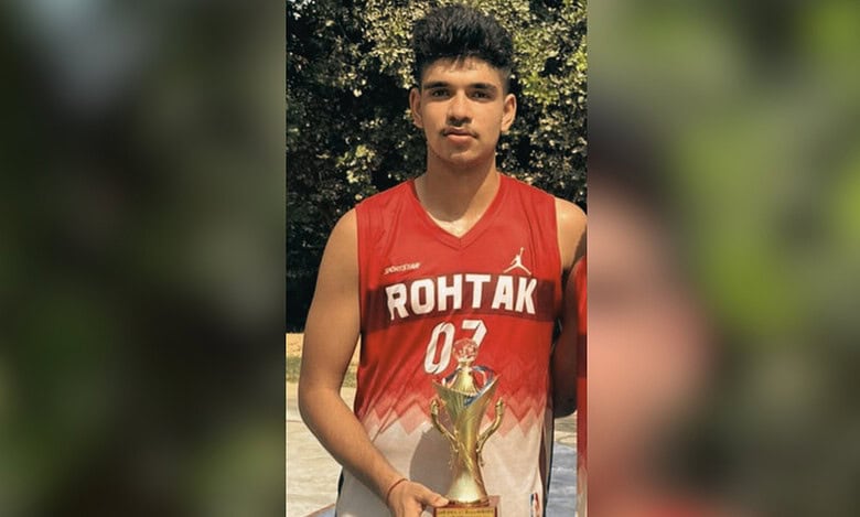 National level teen basketball player dies in freak accident.