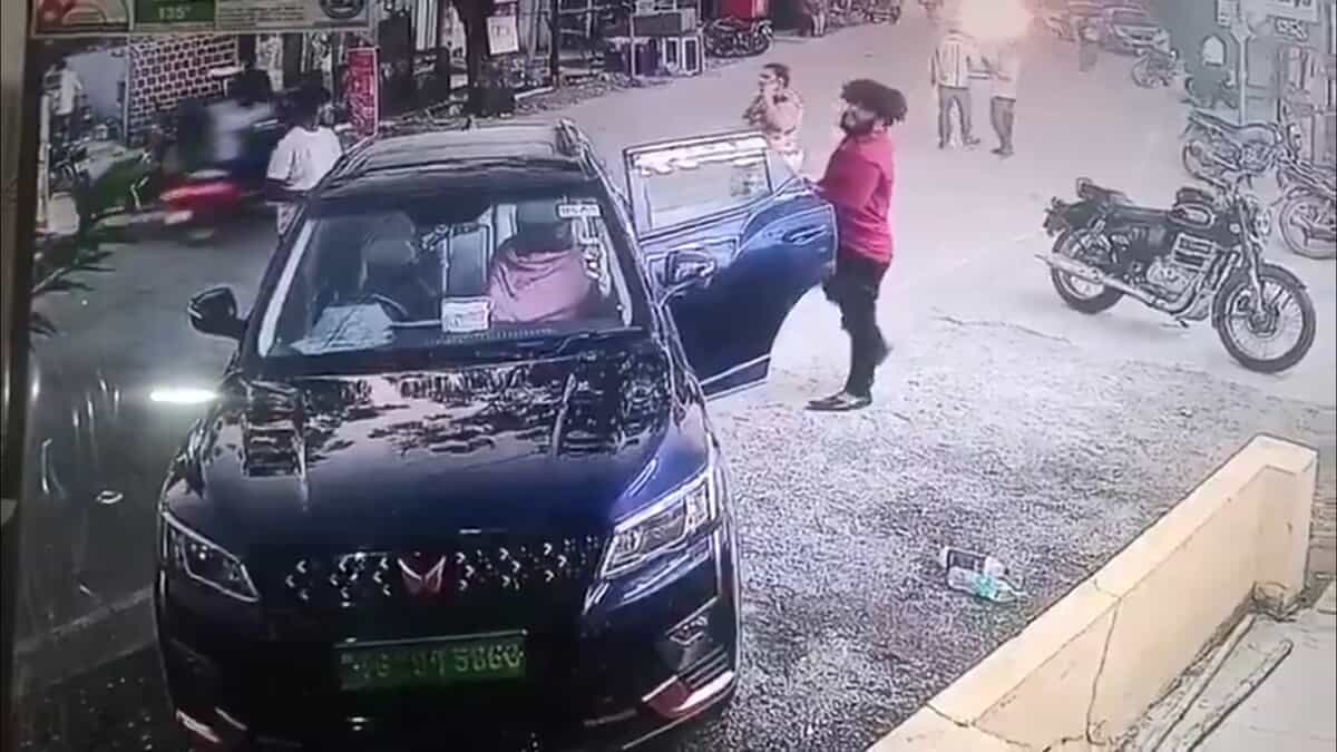 Woman sells her newborn baby in Karimnagar