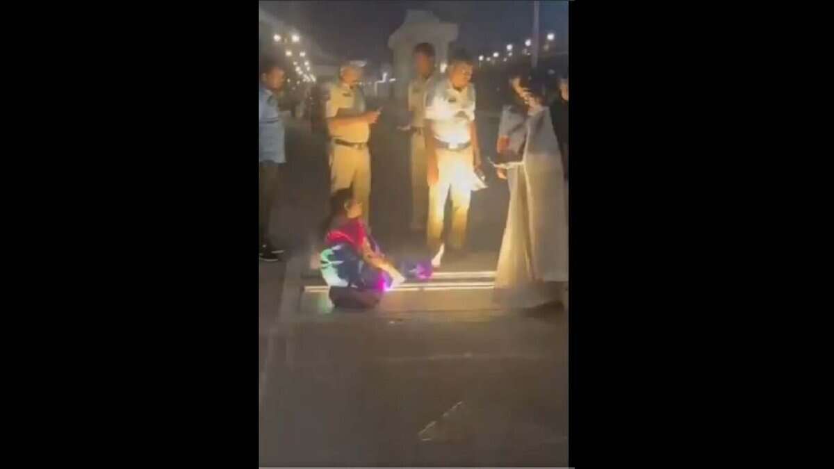 woman get's stuck at Telangana secretariat