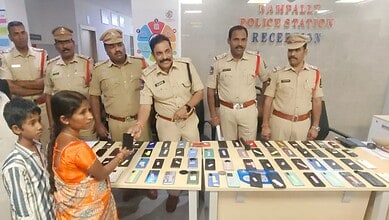 Hyderabad police return lost mobile phones to people
