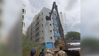 HYDRAA demolished a building in Miyapur
