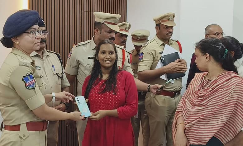 Hyderabad police hand over lost and stolen mobiles to their rightful owner