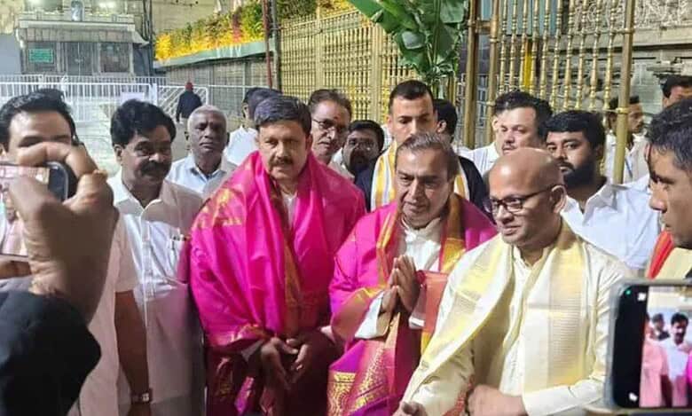 Mukesh Ambani at Tirumala temple