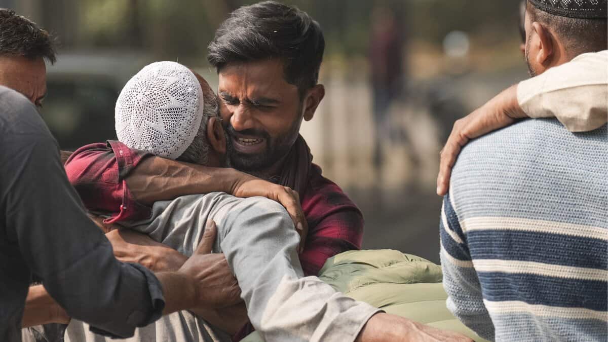 New Delhi: Relatives of Nouman, who died in the blast near Red Fort, mourn, outside a mortuary at Maulana Azad Medical College, New Delhi, Tuesday, Nov. 11, 2025. A high-intensity blast occured near the metro station on Monday evening, killing 12 people and gutting several vehicles.(PTI Photo/Karma Bhutia)