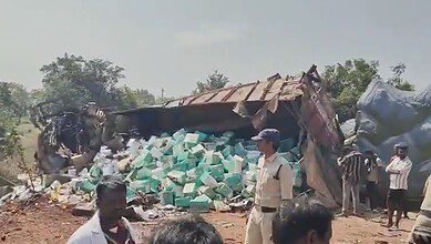 Tanker overturns in Vikarabad