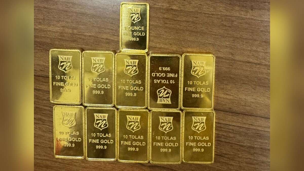 Gold bars wieghing 1196.20 grams worth Rs 1.55 crore was seized from a passenger at the Hyderabad airport