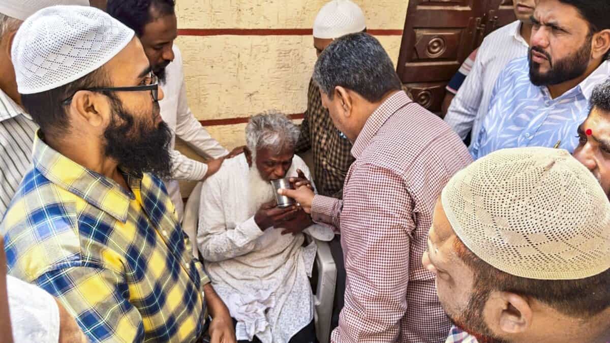 AIMIM Karwan MLA Kausar Mohiuddin meets family members of those who lost their lives in a bus fire accident in Madinah, Saudi Arabia on Monday. (PTI Photo)