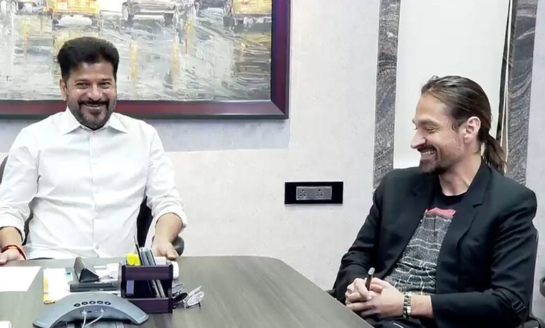 CEO of Analog AI, Alex Kipman with Telangana Chief Minister Revanth Reddy in Hyderabad