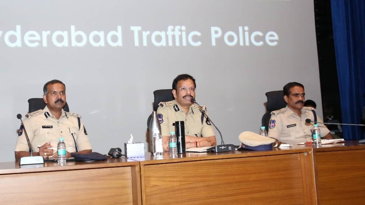 V C Sajjanar at traffic police review meeting.