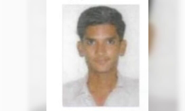 A passport-style photograph of Abdul Shoeb Mohammed, the lone survivor of the Madinah bus accident.