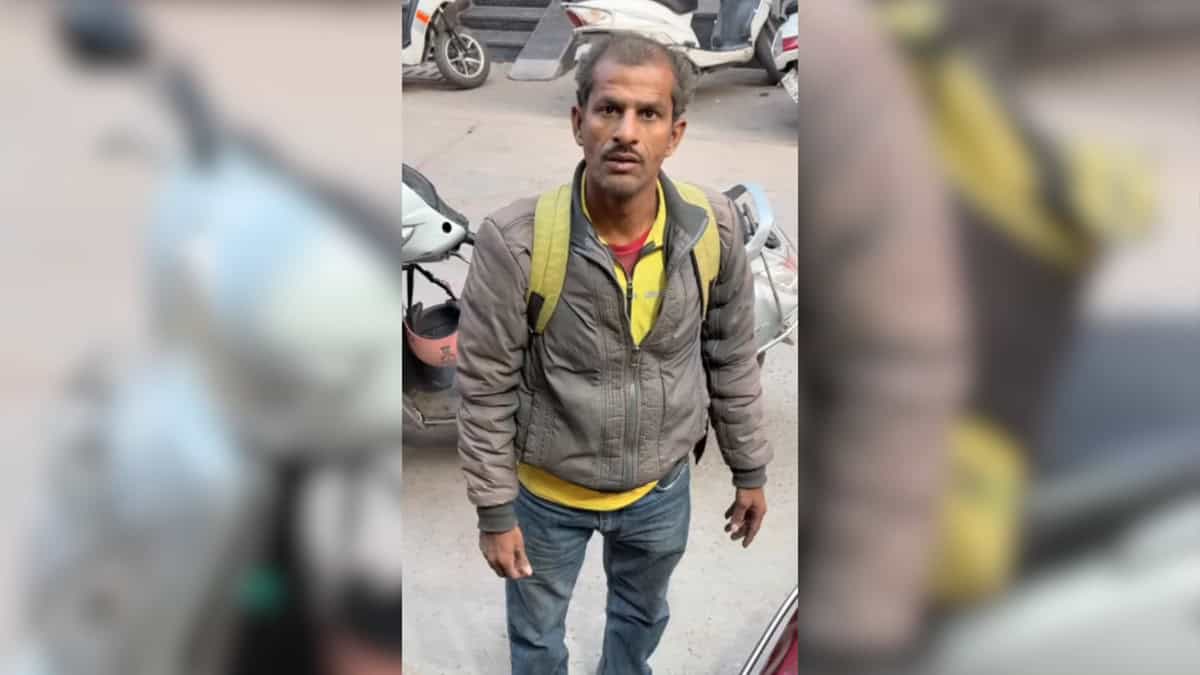 speech impaired blinkit delivery agent