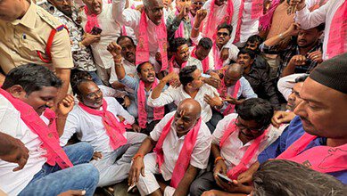 BRS protests outside BJP MP G. Nagesh's house in Adilabad